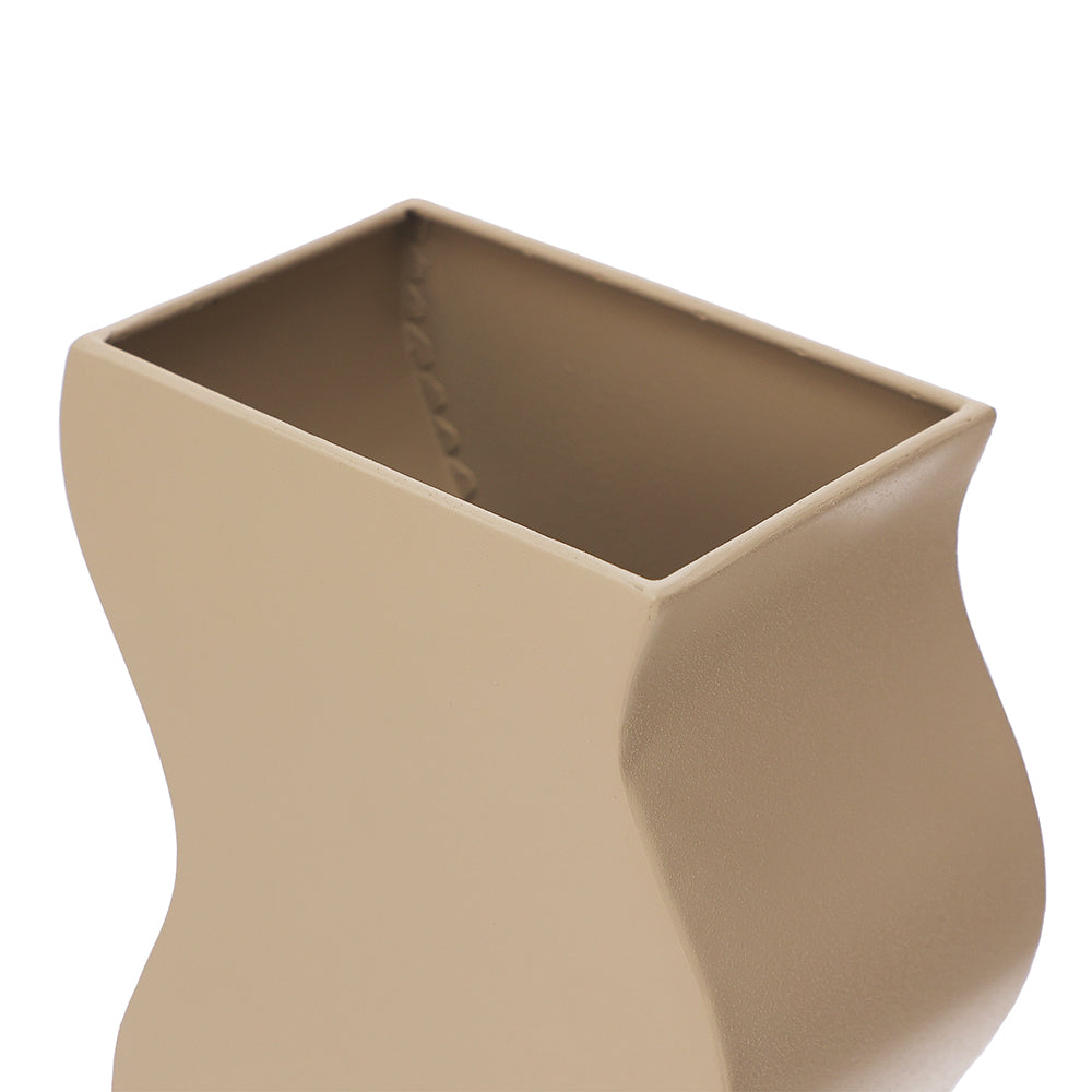 Vaso Decorativo em Metal com Ondas Bege – 40,5 cm