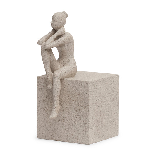Escultura pessoa em polirresina 20,5cm