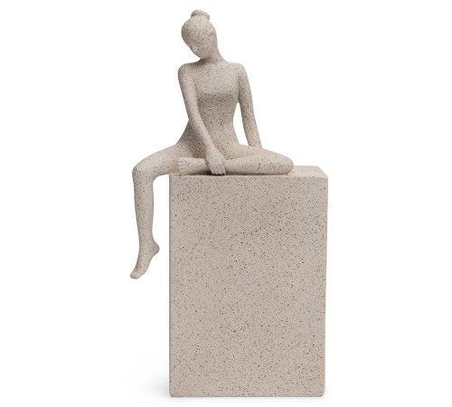 Escultura pessoa em polirresina 24cm
