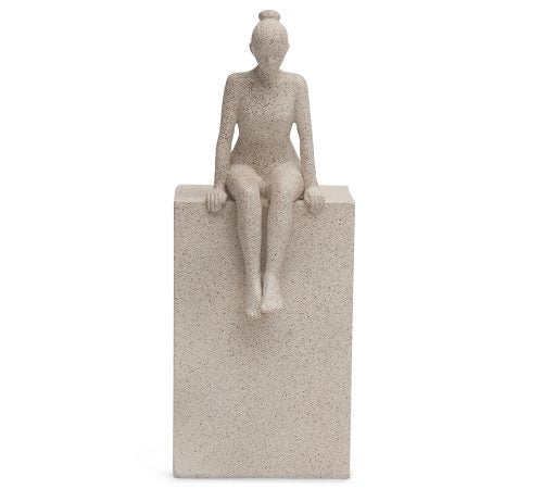 Escultura pessoa em polirresina 26cm