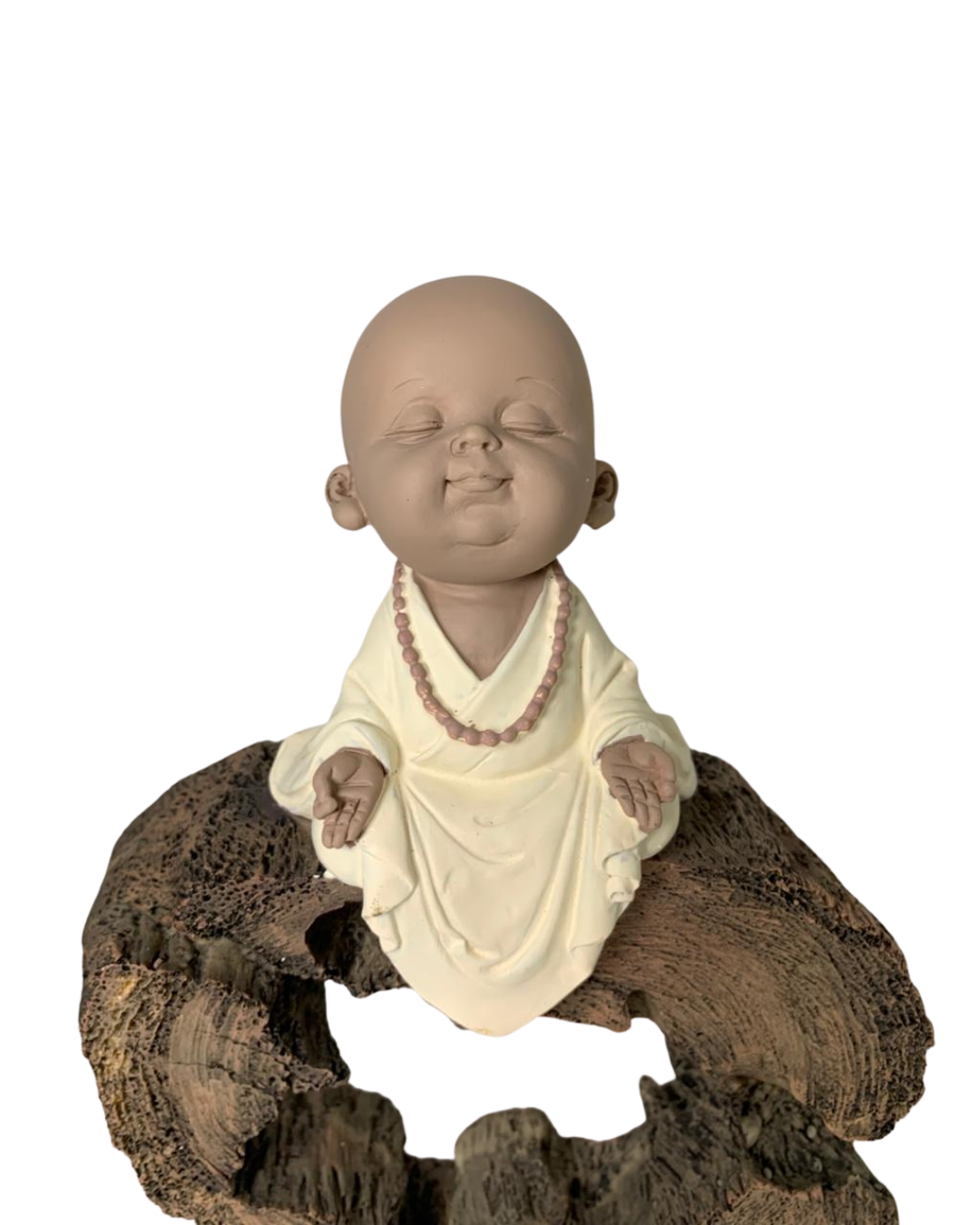Escultura monge no tronco