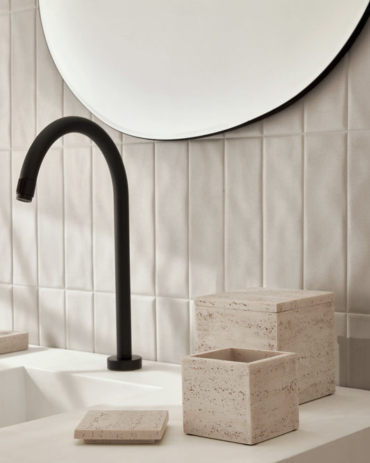 Caixa Decorativa Quadrada Rosé com Tampa Texturizada: Organização e Elegância para Sua Decoração
