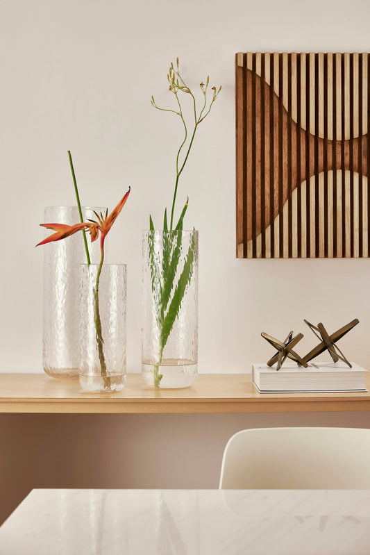 Vaso de Vidro para Flores: Leveza, Elegância e Versatilidade na Decoração