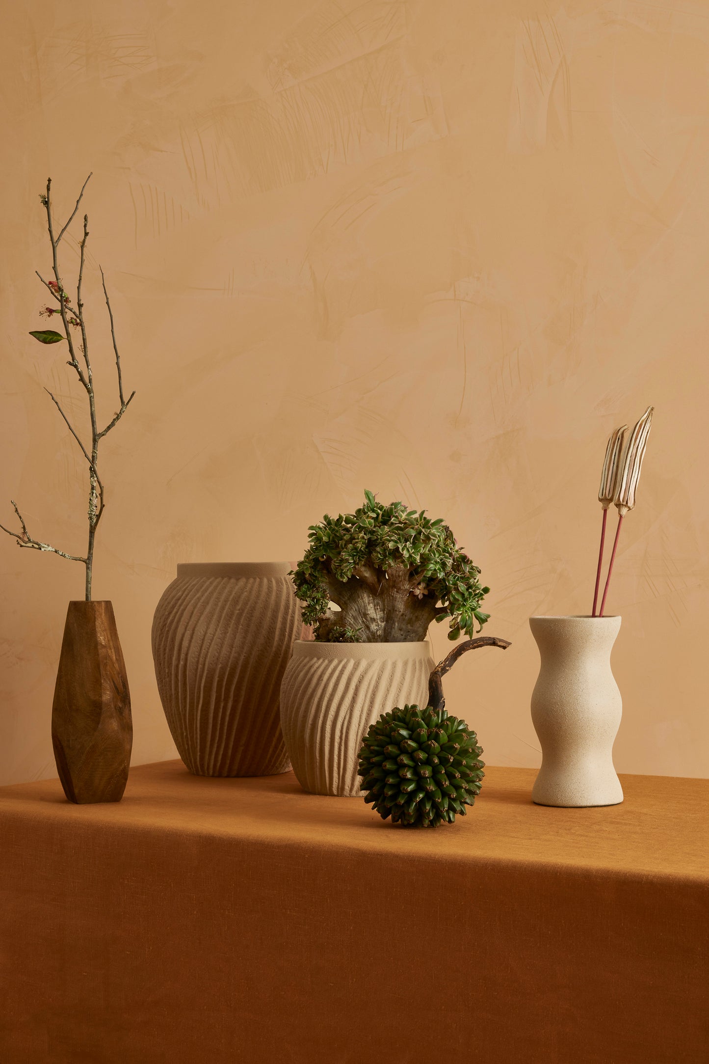 Vaso Decorativo em Cerâmica Bege Alongado 22,5cm