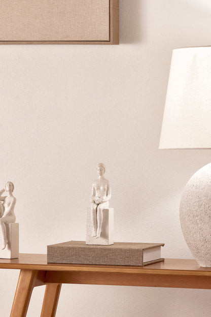 Escultura Decorativa Feminina Mulher Lendo